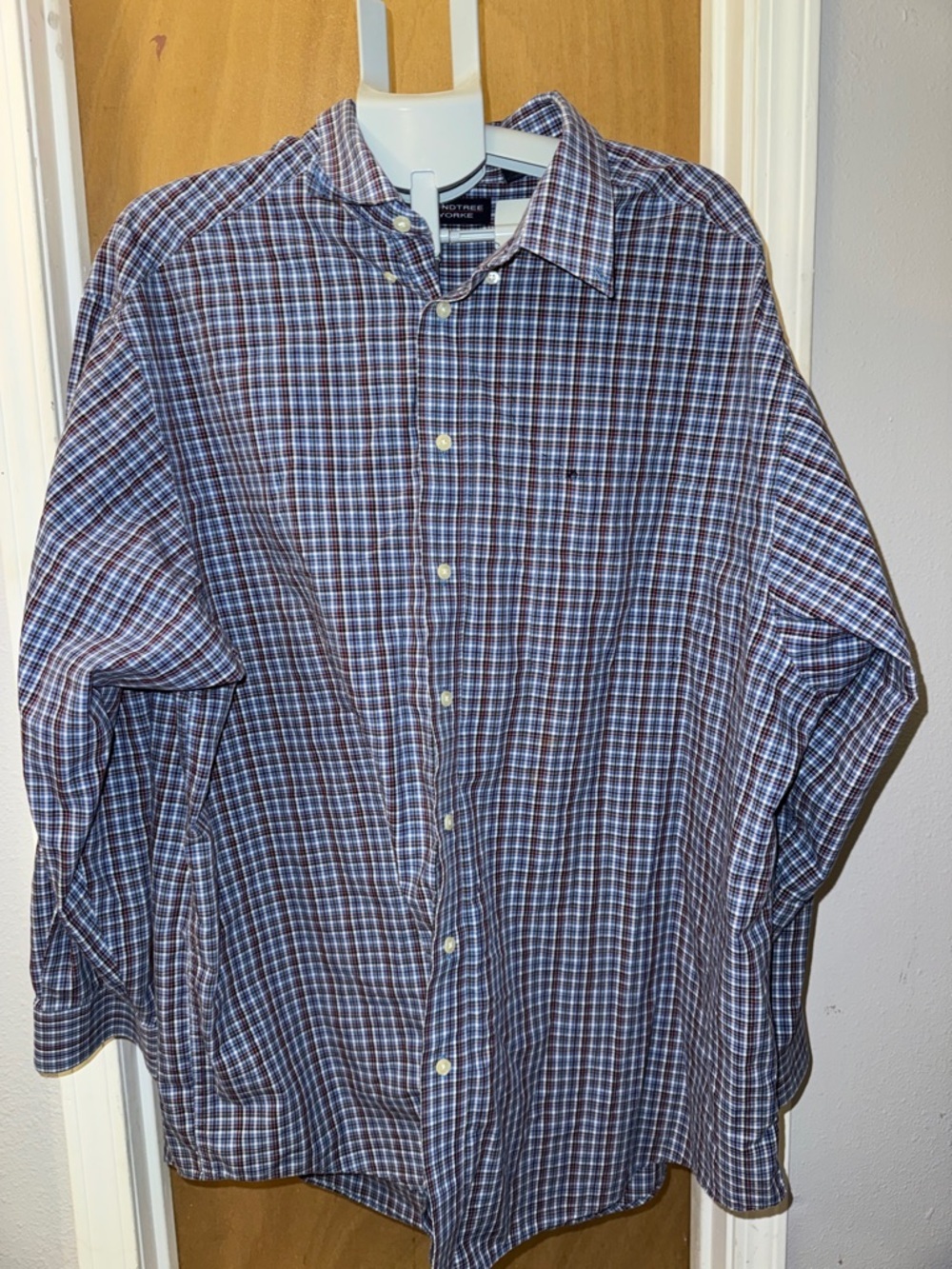 Roundtree & Yorke Burgundy and Navy Plaid Button-Down Shirt​